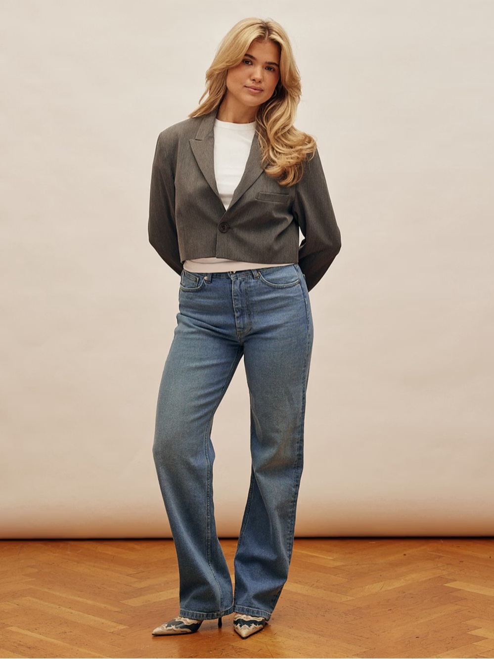 Djerf Avenue Mid Blue Straight-Leg Jeans